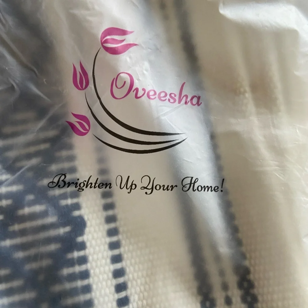 Oveesha decorative pillow cases with tassels, set of 2 size 20x12 NWT
